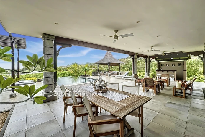 Magnifique villa située à Villa Valriche - accessible aux étrangers