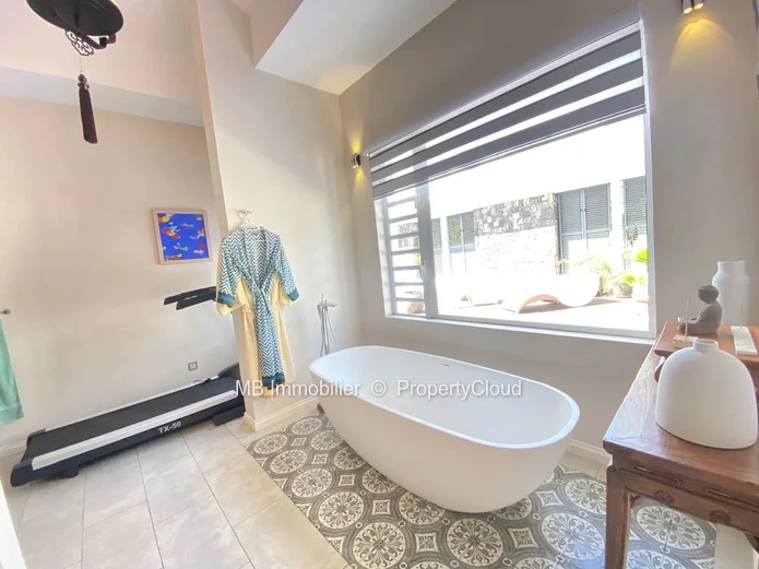 Villa for sale.