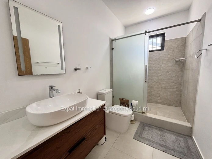 Single-Storey Villa, 3 Bedrooms, Spacious Areas And Swimming Pool (12 M) – Pereybere