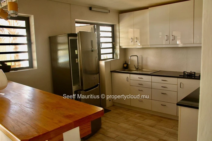 Chic & Modern Studio_Avenue des Jacarandas