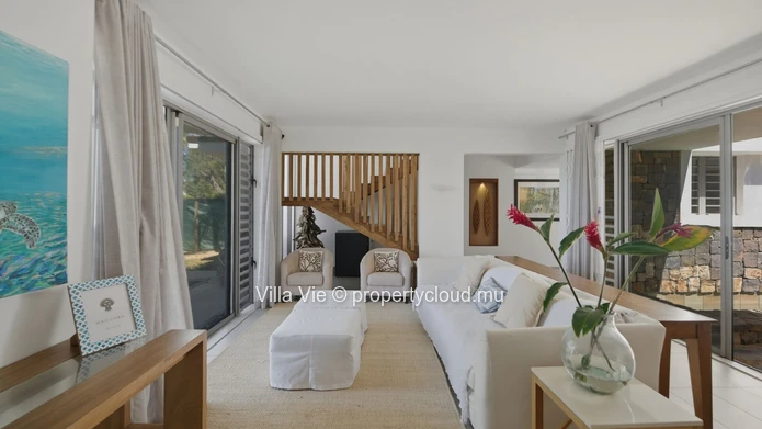 Péreybère - Villa de charme de 4 chambres pieds dans l'eau