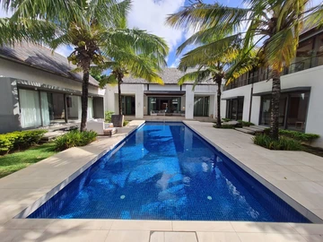 5 Bedroom Villa