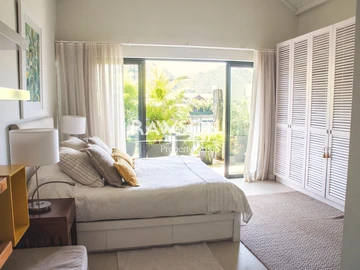 5 Bedroom Duplex To Let in Petite Riviere Noire