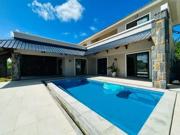  Beautiful 3 Bedroom Villa for rent in Grand Gaube