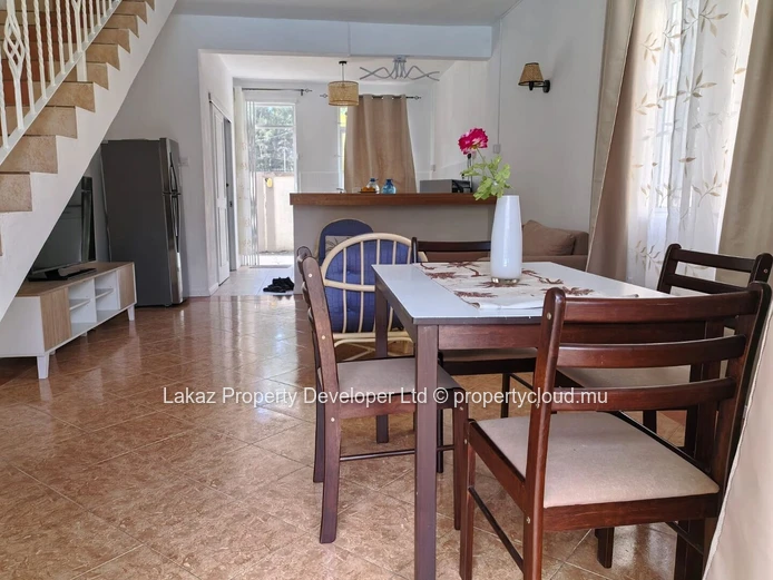 Duplex meublé de 100 m² avec piscine à louer à Mont Choisy