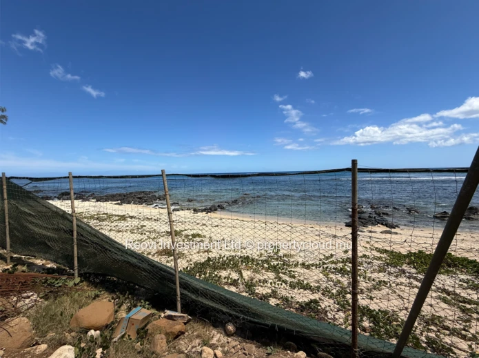 Freehold Beachfront Apartment in Tamarin