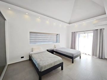 4 Bedroom Villa