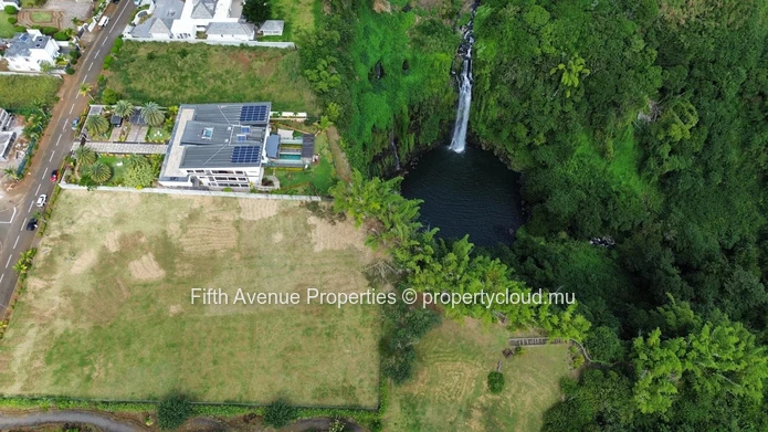 EBENE - Residential plot of land 6325m2 Au Bout du monde