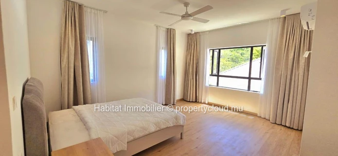 Discover this stunning apartment of 161 m², furnished and equipped, located in Moka. Enjoy a spectacular, direct view...