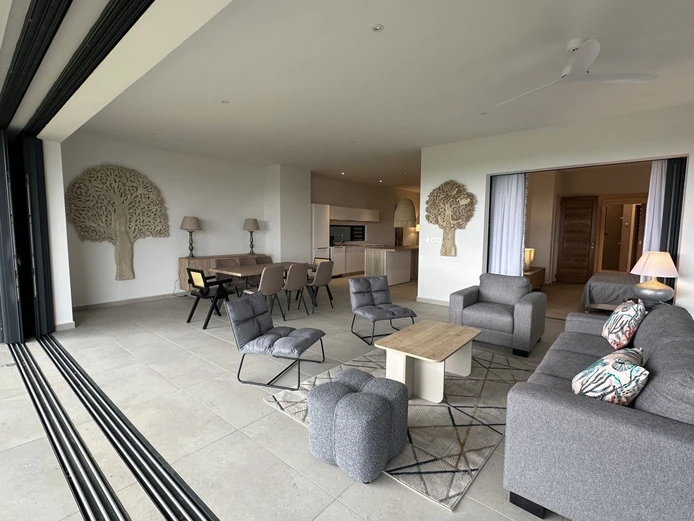 Belle Vue - Beautiful 3-bedroom apartment on the first floor