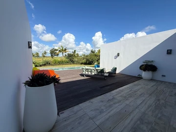 4 Bedroom Villa