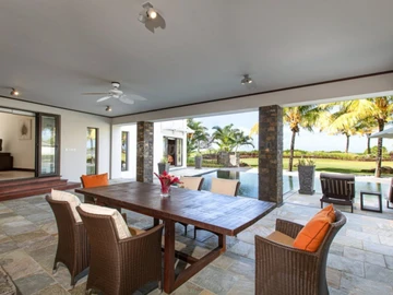 5 Bedroom Villa