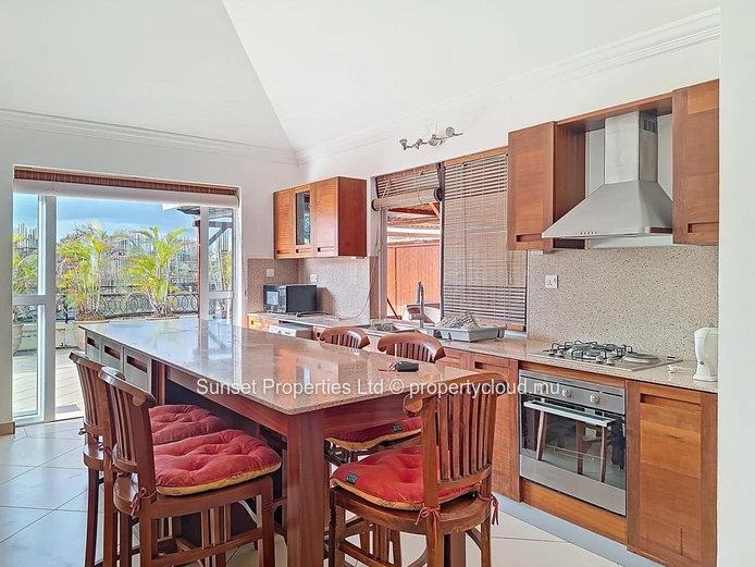 Penthouse | 3 bedrooms | 1 min from the beach