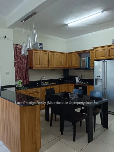 Villa 4 chambres avec piscine privée à Bain Boeuf | Location long terme | Rs 90,000