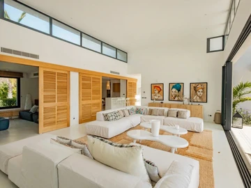 5 Bedroom Villa