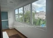 Découvrez cet appartement spacieux de 3 chambres