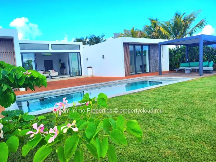 Superbe Villa Sur Le Golf A Azuri Village Avec Acces Hotel Radisson Blu – Ile Maurice