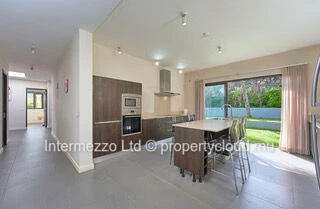 Villa Hibiscus — PDS | 221 m² | 681 m² de terrain | 820 000 €