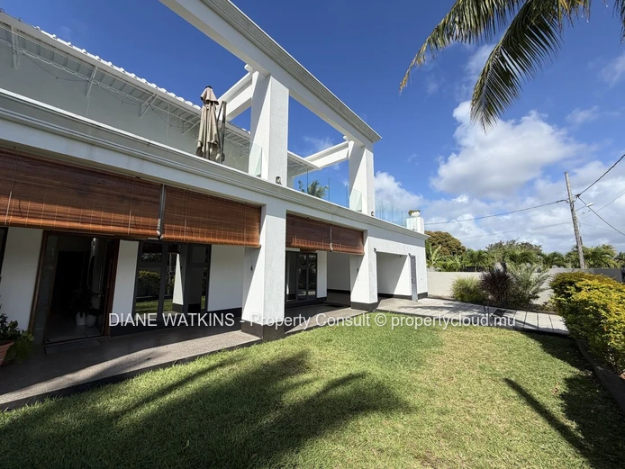 À Louer - Maison Moderne de 3 Chambres Proche de la Plage à Blue Bay