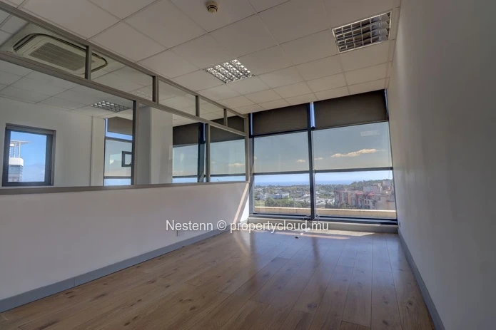 Office Space of 171.64 m² on 6th floor