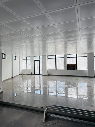 For sale : Prestigious Building ideal for offices and commerce 