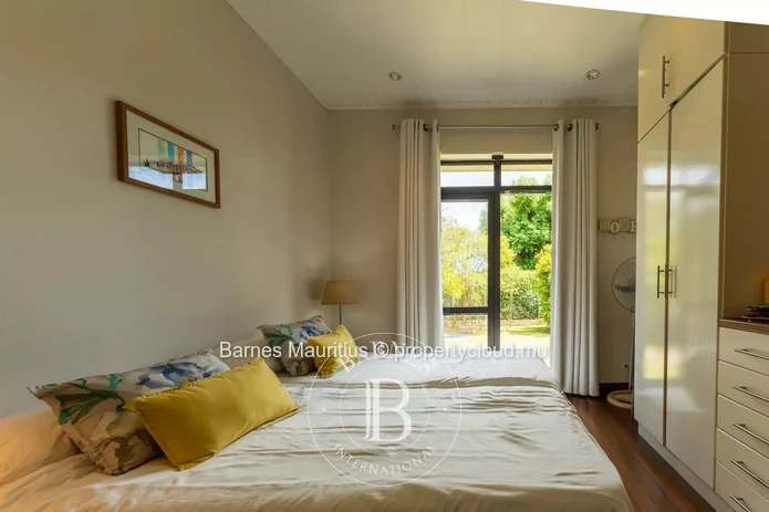 VACOAS - Exceptional Family Home with Timeless Charm – 5 bedrooms