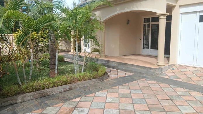 For rent | 3-Bedroom Apartment with Swimming Pool in Flic en Flac, Mauritius