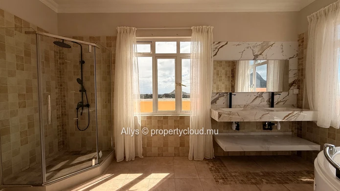 Penthouse - 3 bedrooms