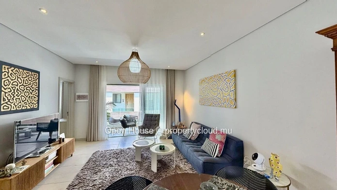 A vendre R+2  proche plage -bel appartement - piscine commune - rooftop avec vue mer -  Accessible aux étrangers - pr...
