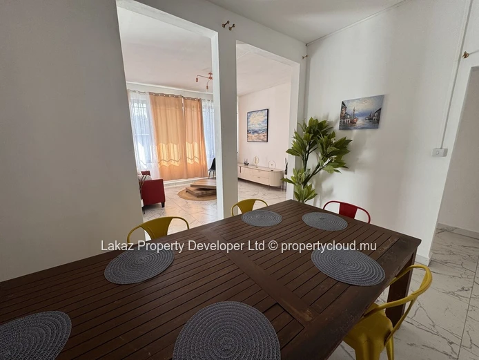 Duplex meublé de 3 chambres à louer à Pointe aux Canonniers