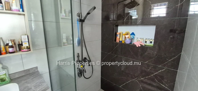 Magnifique villa en duplex à vendre à Grand Baie