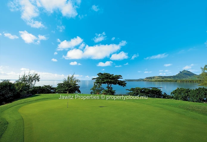 Contemporary residences  ideally located at the heart of Anahita Golf Estate.