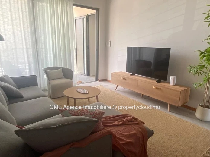 Modern 3-Bedroom Apartment in Flic en Flac – Secure Residence with Pool