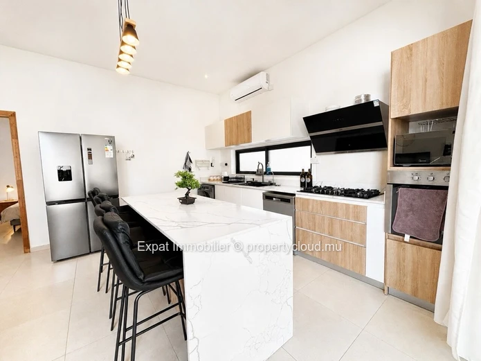 Contemporary 3-Bedroom Ground-Floor Apartment Just A Few Steps From The Sea – Trou Aux Biches