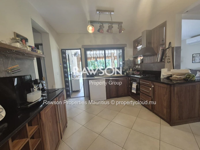 Maison | 4 Chambres à Louer | À Pied de la Plage | Tamarin