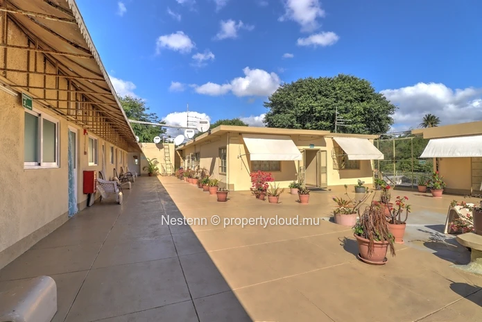 Seafront commercial property 