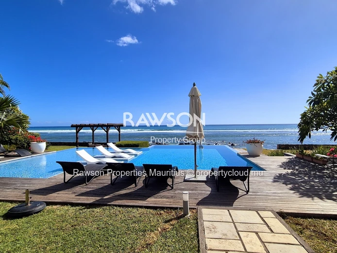Live by the Sea – Modern 3-Bedroom Apartment with Pool
