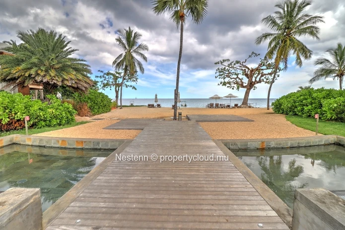 Appartement moderne de 3 chambres avec piscine privée et un accès direct plage 