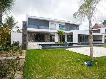 4 Bedroom Villa