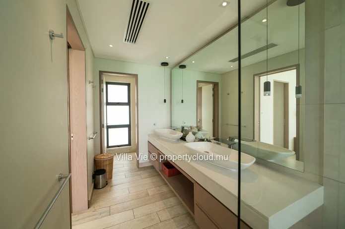 Péreybère – Exceptional Beachfront Luxury Villa with 4 En-Suite Bedrooms