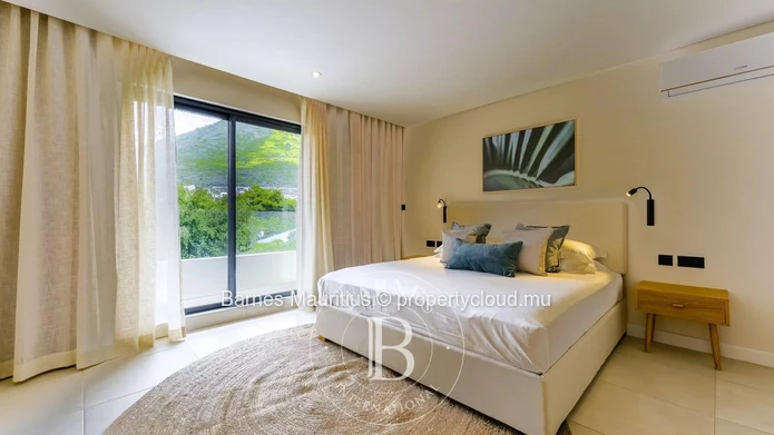 TAMARIN - Beachfront Duplex - 3 Bedrooms