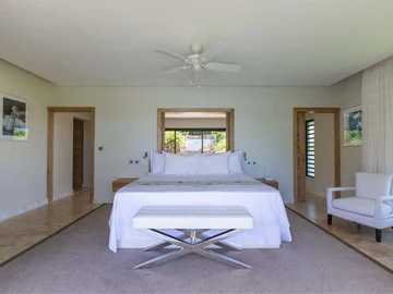 6 Bedroom Villa