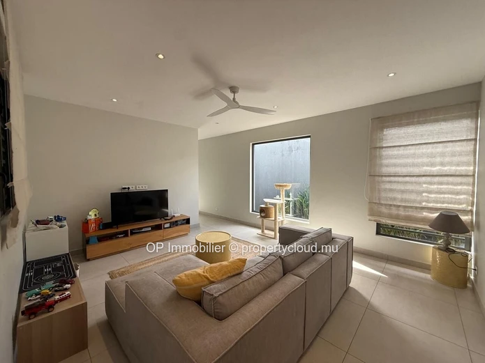 Maison meublée 4 chambres avec piscine à louer à Petit Raffray