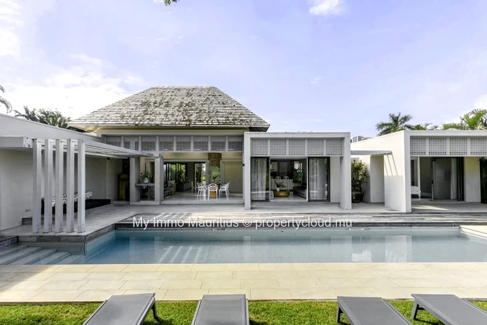 Elegance and Serenity - Prestige Golf Villa in Mauritius