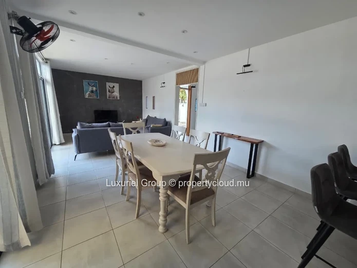 Villa With Pool For Rent – Pointe Aux Canonniers