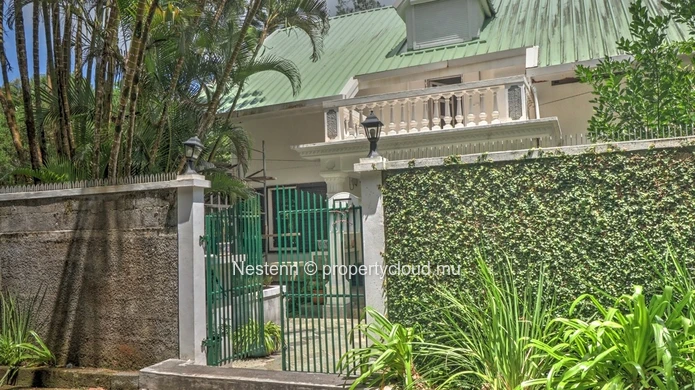 Maison familiale 4 chambres dans un quartier prisé