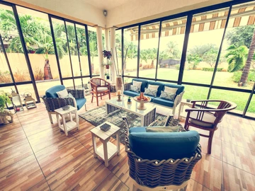 5 Bedroom House