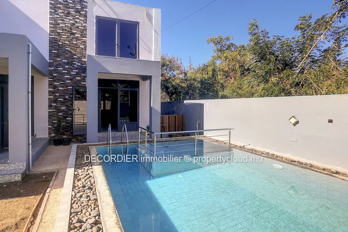Modern house located 5 minutes from the beach