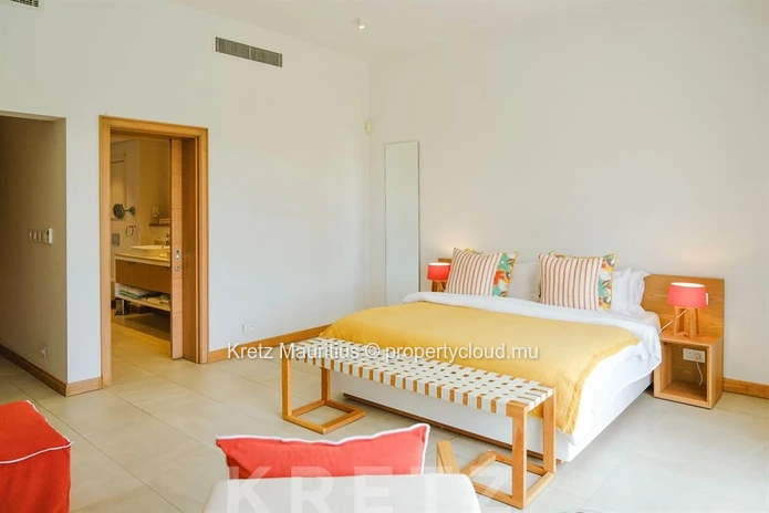 Exceptional Island Signature Villa in the Heart of the Golf Estate