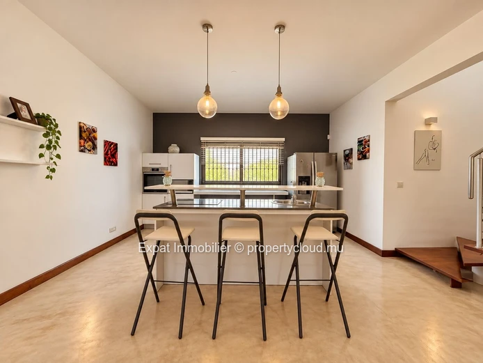Stunning Renovated 3-Bedroom Ensuite Villa with Private Pool – Pereybere